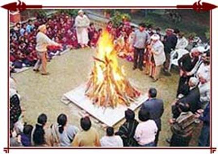http://www.bharatonline.com/delhi/images/lohri-in-delhi.jpg